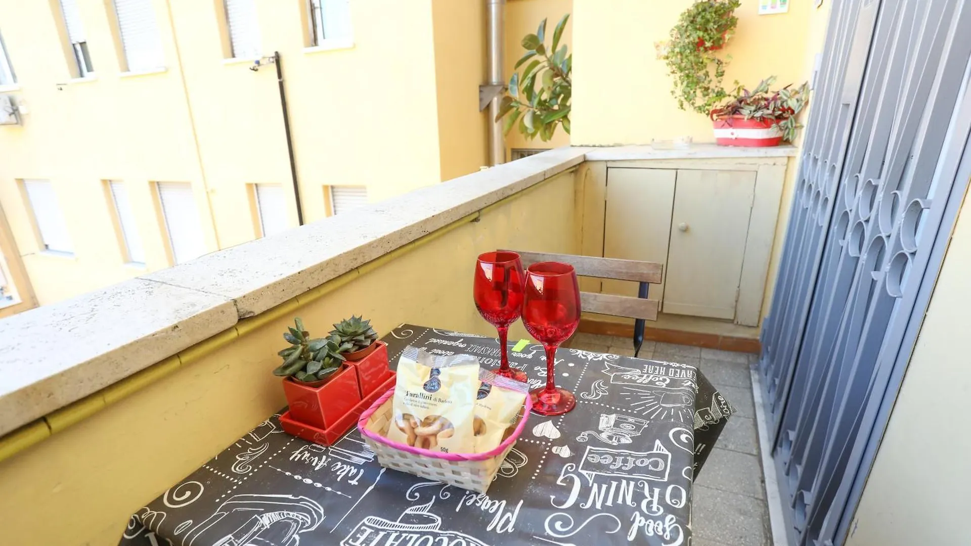Aura Home - Grazioso Appartamento Vicino Alla Metro A E C Rome 0*,