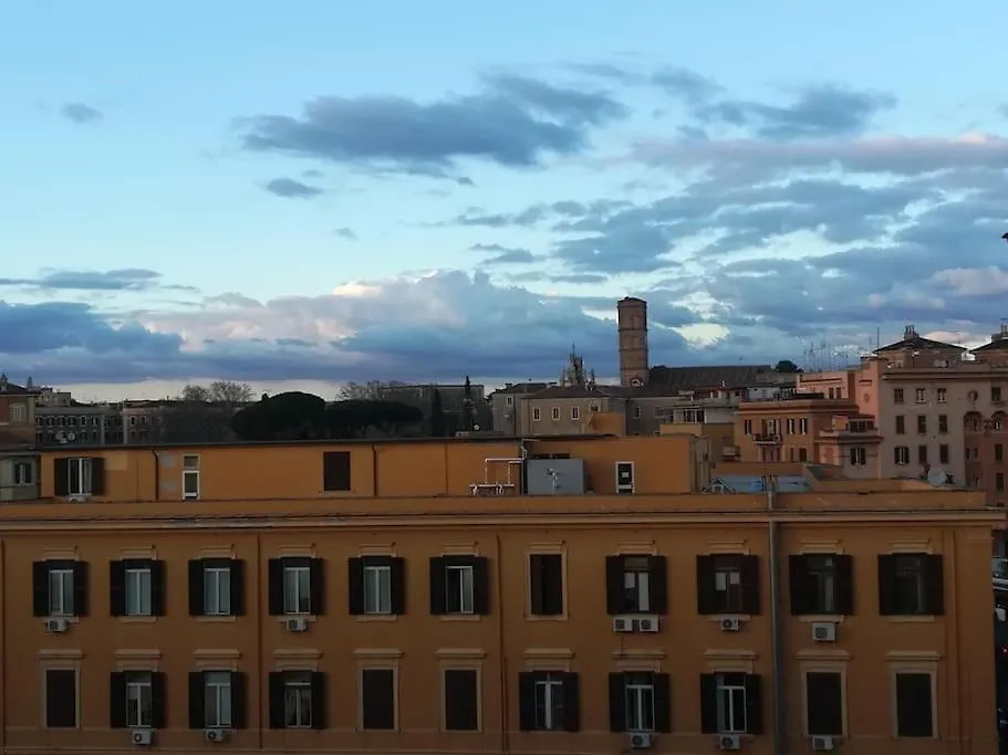 Apartment Aura Home - Grazioso Appartamento Vicino Alla Metro A E C Rome